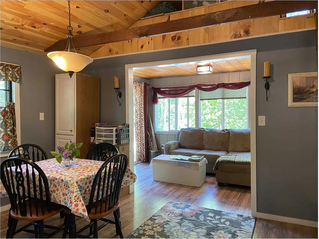 28 Karen Road Middleton NH 03887