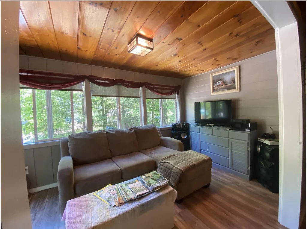 28 Karen Road Middleton NH 03887