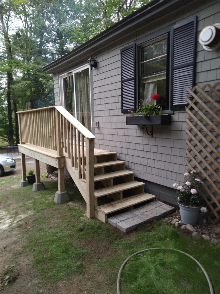 28 Karen Road Middleton NH 03887