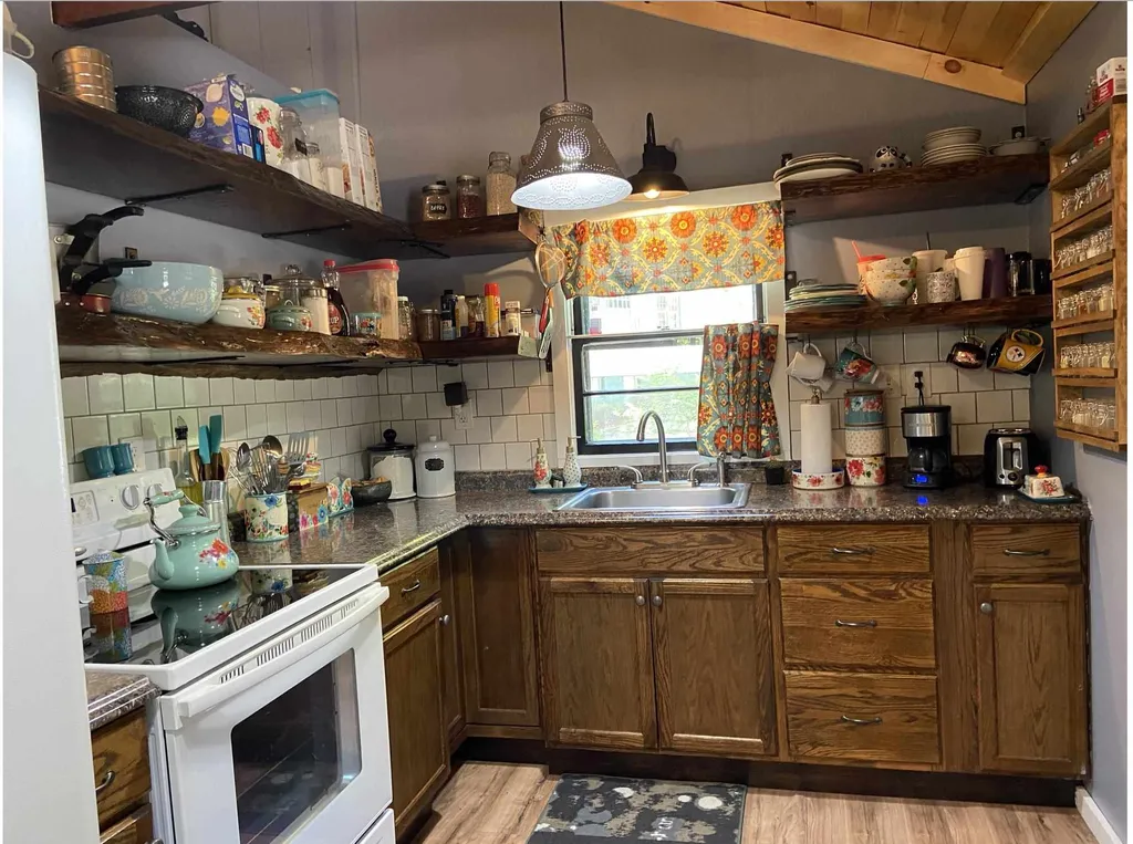 28 Karen Road Middleton NH 03887