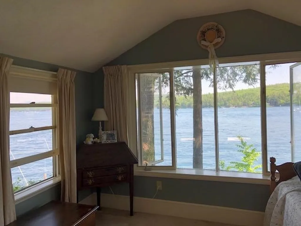 15 Nowicki Point Road Alton NH 03810