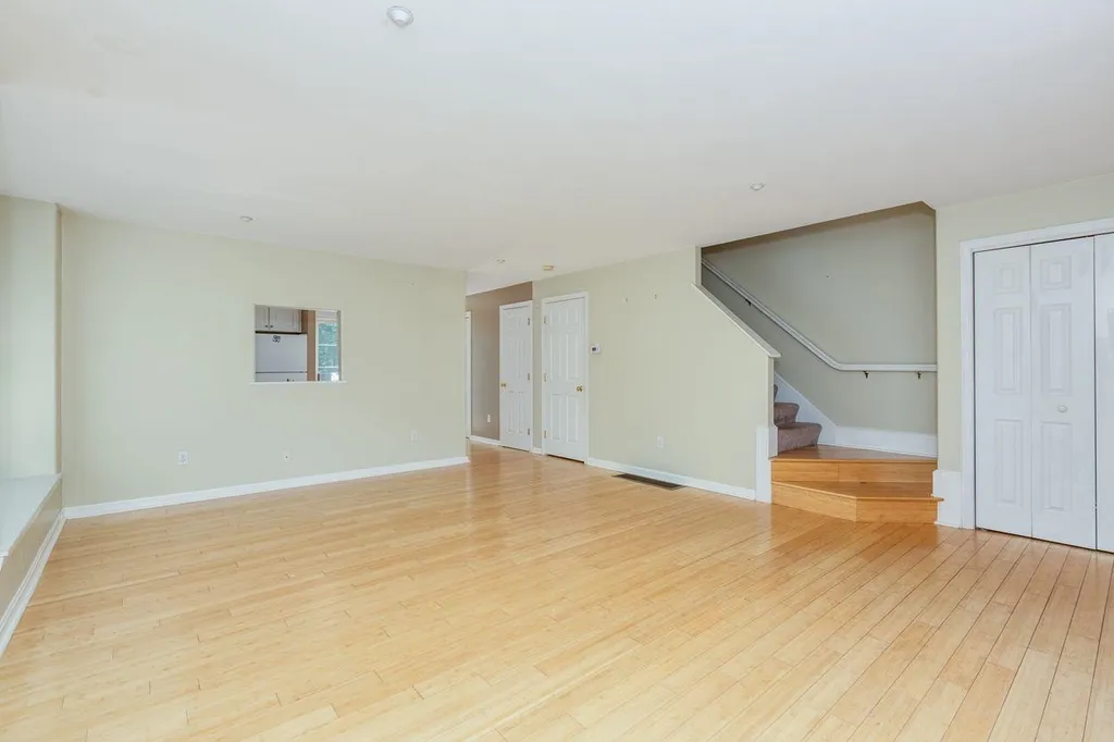 6 Appletree Village Lane Merrimack NH 03054