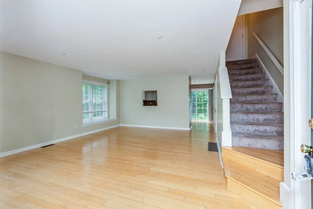 6 Appletree Village Lane Merrimack NH 03054