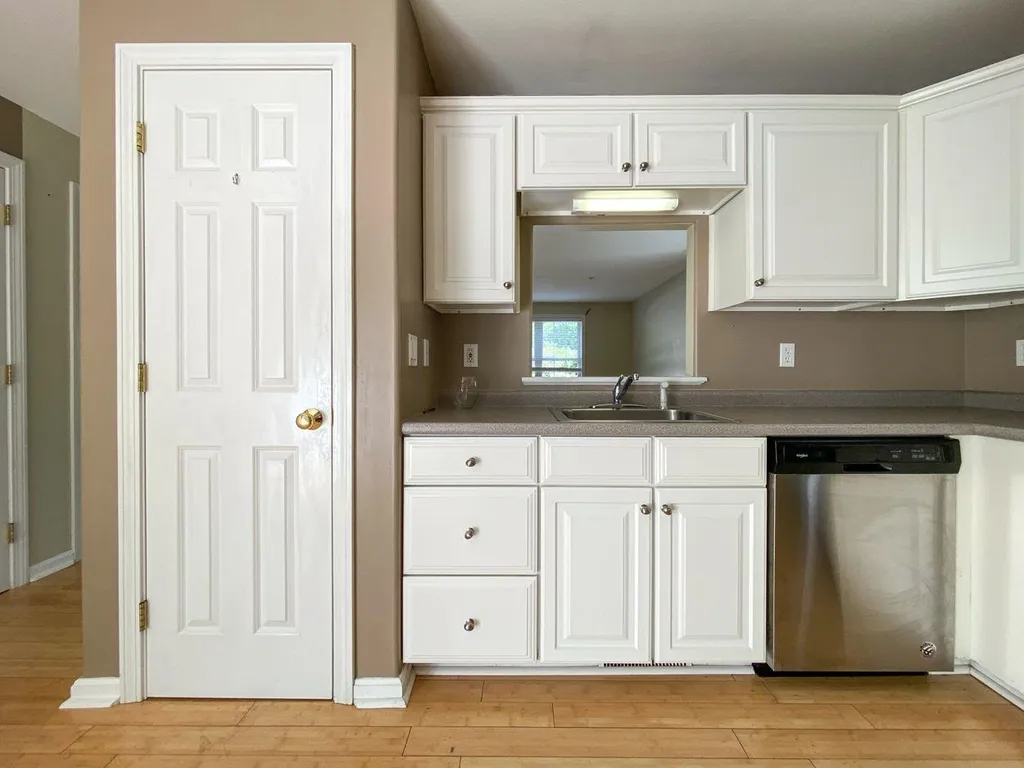 6 Appletree Village Lane Merrimack NH 03054