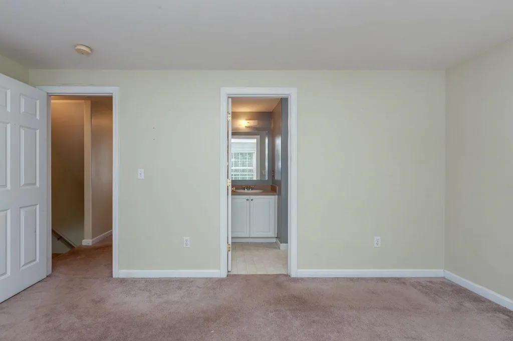 6 Appletree Village Lane Merrimack NH 03054
