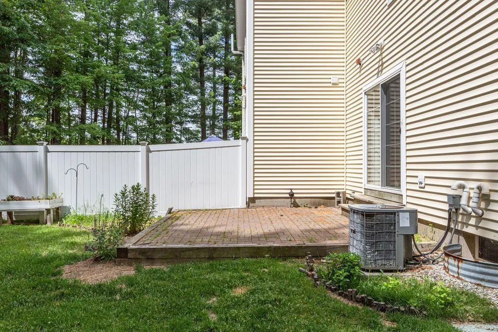 6 Appletree Village Lane Merrimack NH 03054