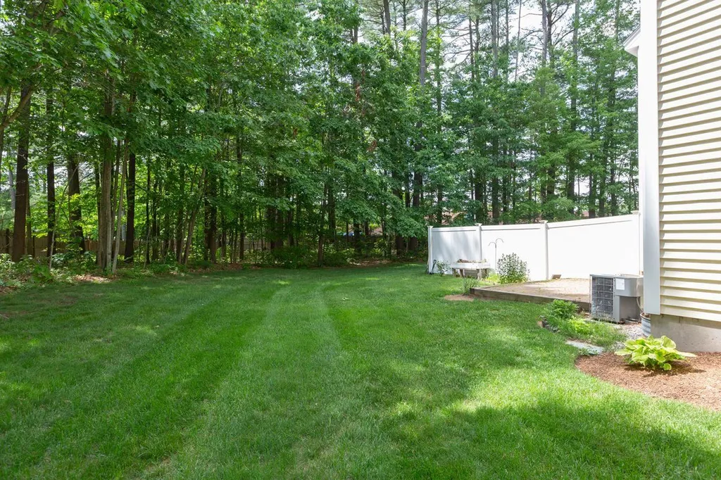 6 Appletree Village Lane Merrimack NH 03054
