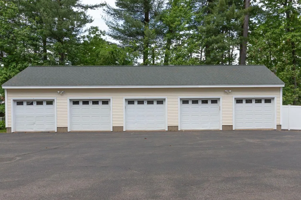 6 Appletree Village Lane Merrimack NH 03054