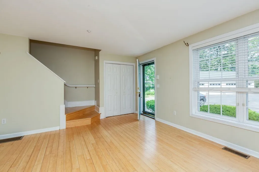 6 Appletree Village Lane Merrimack NH 03054