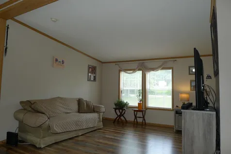 16 Darren Drive Raymond NH 03077