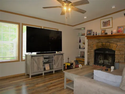 16 Darren Drive Raymond NH 03077