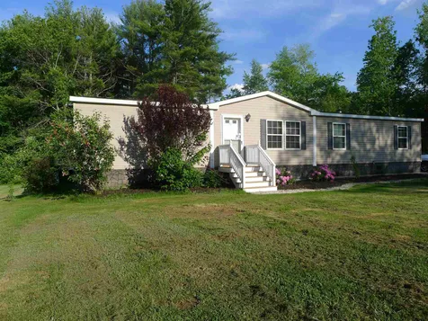 16 Darren Drive Raymond NH 03077