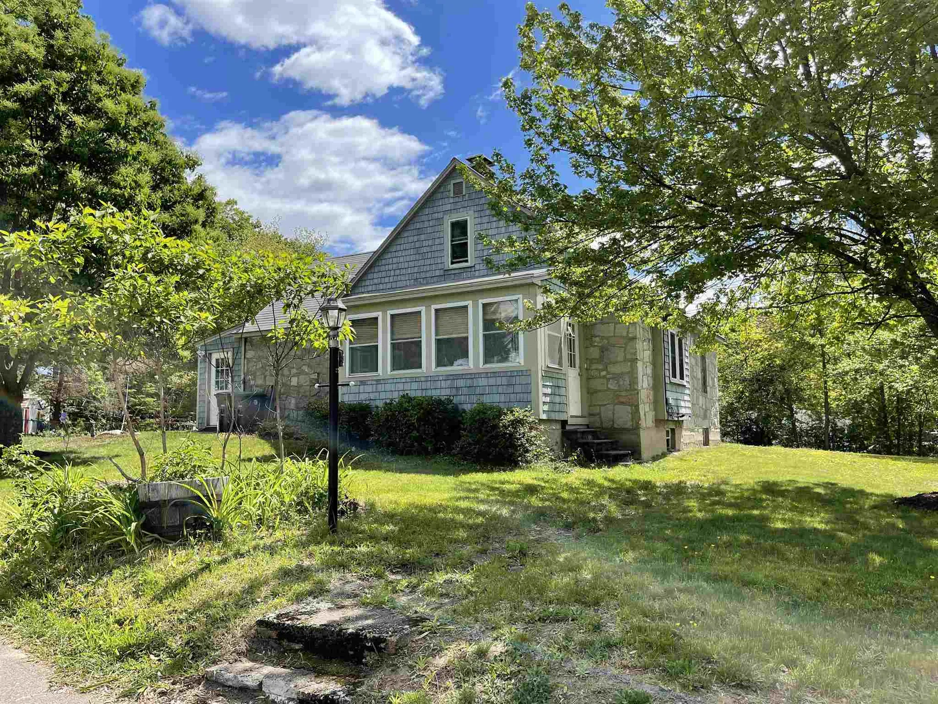 32 Hale Avenue Hooksett NH 03106