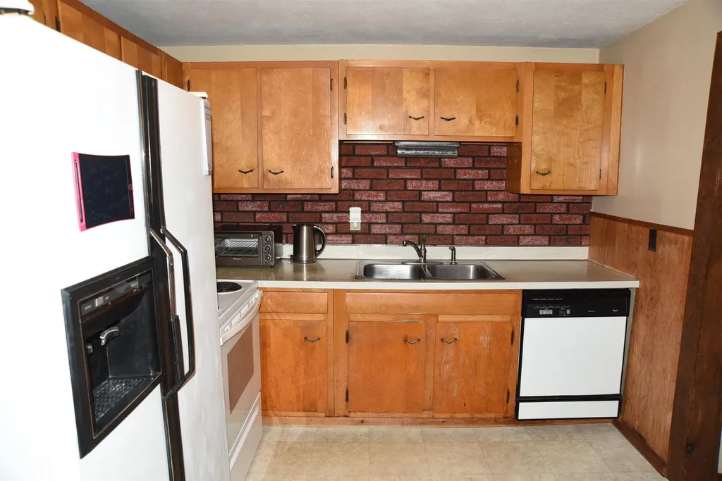 25 Crawford Avenue Exeter NH 03833