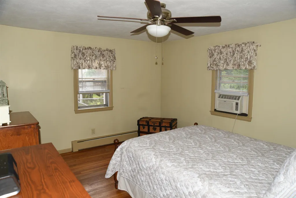 25 Crawford Avenue Exeter NH 03833