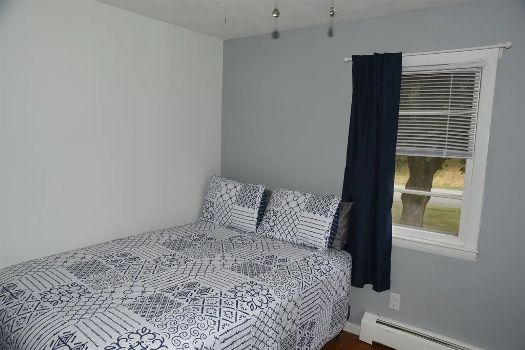 25 Crawford Avenue Exeter NH 03833