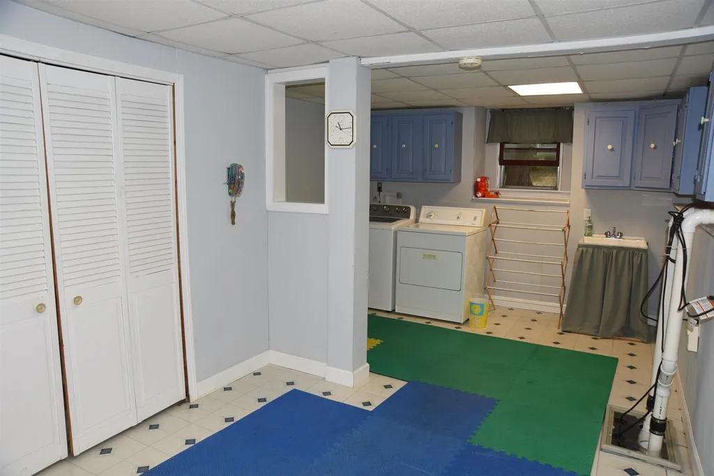 25 Crawford Avenue Exeter NH 03833