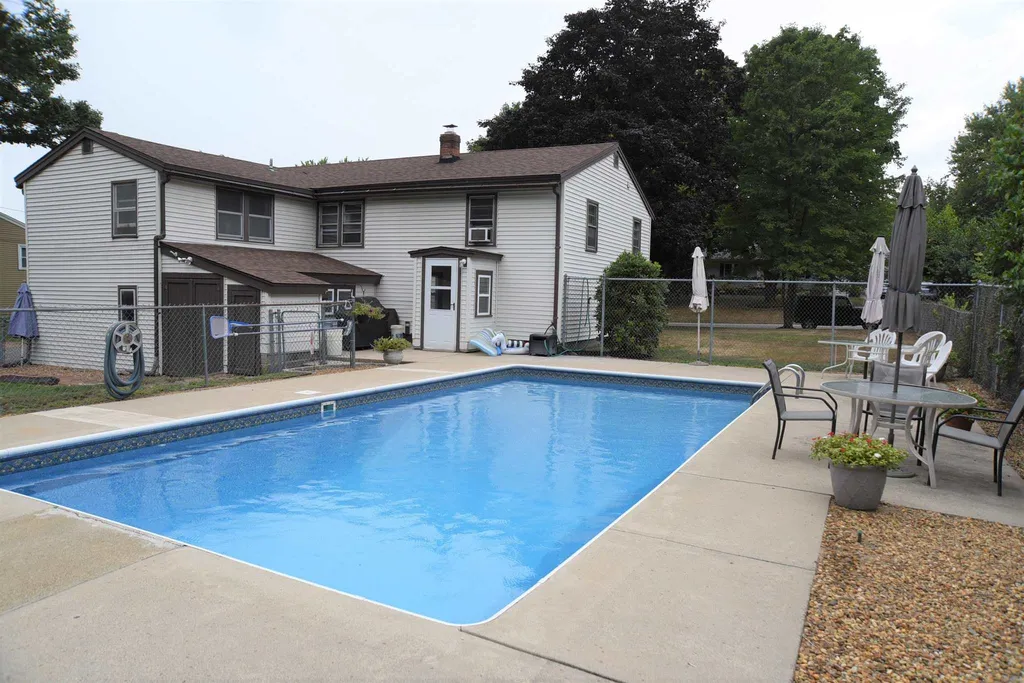 25 Crawford Avenue Exeter NH 03833