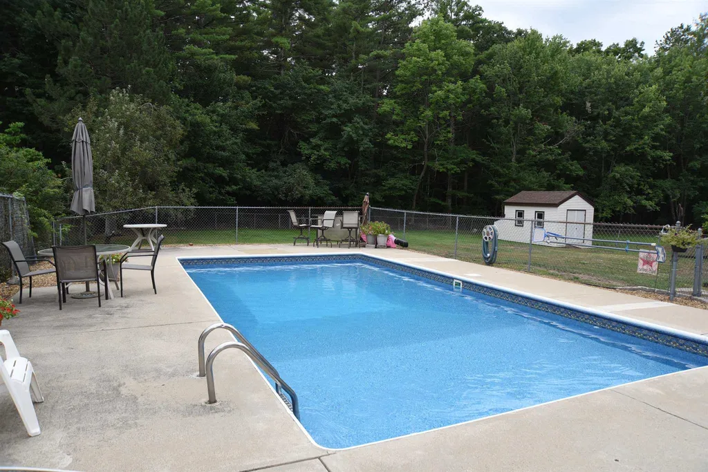 25 Crawford Avenue Exeter NH 03833