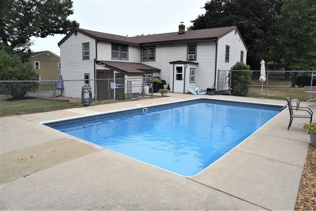 25 Crawford Avenue Exeter NH 03833