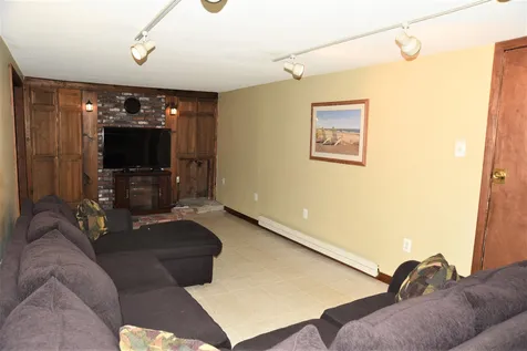 25 Crawford Avenue Exeter NH 03833