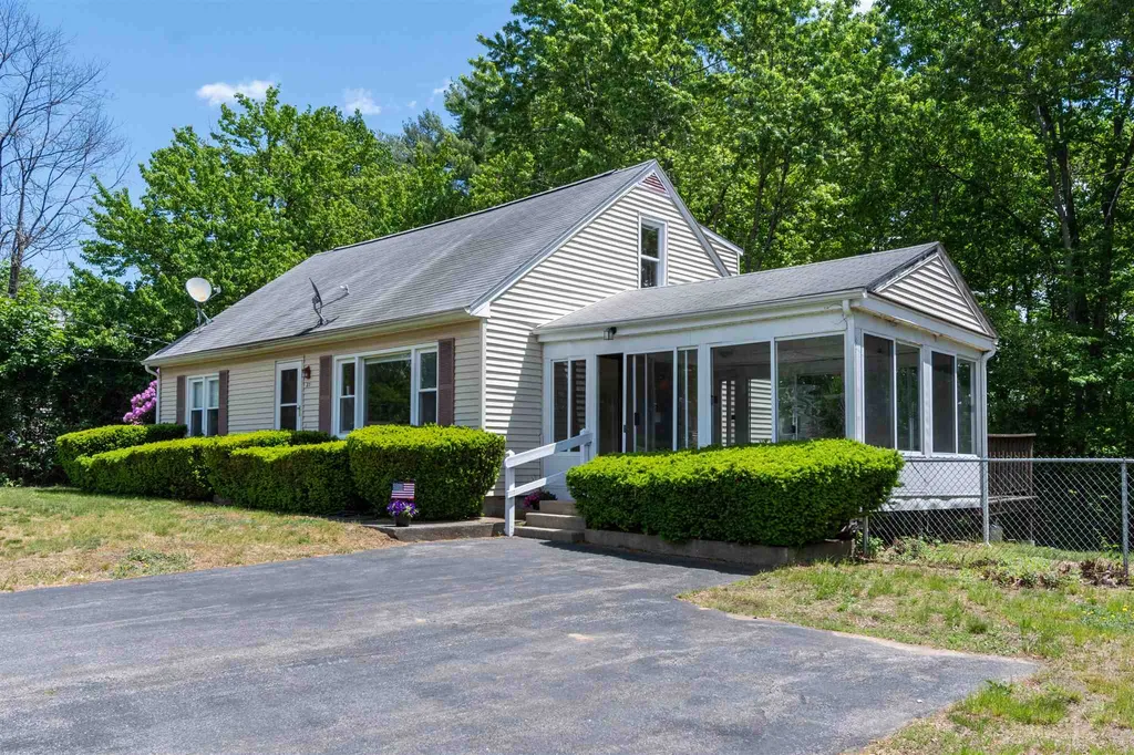 22 Marie Avenue Nashua NH 03063