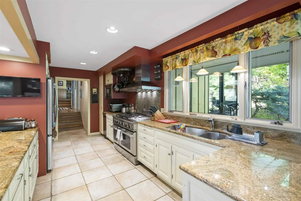 15 Meadow Lane Hanover NH 03755
