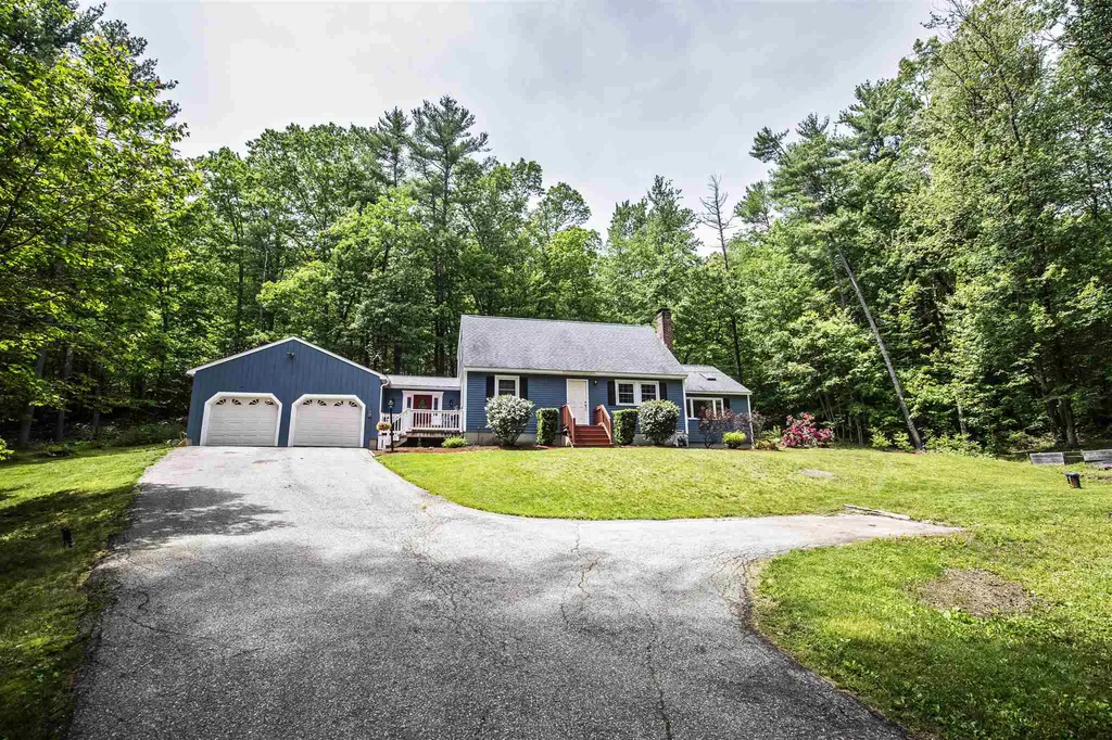 10 Deerwood Drive Amherst NH 03031