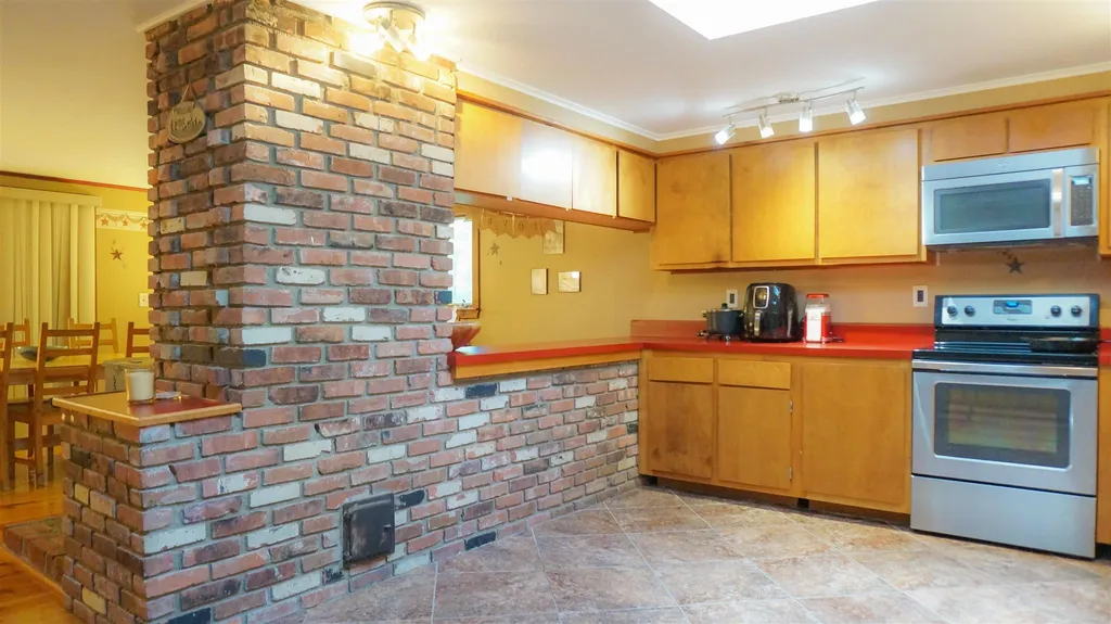 112 Waters Road Lyman NH 03585