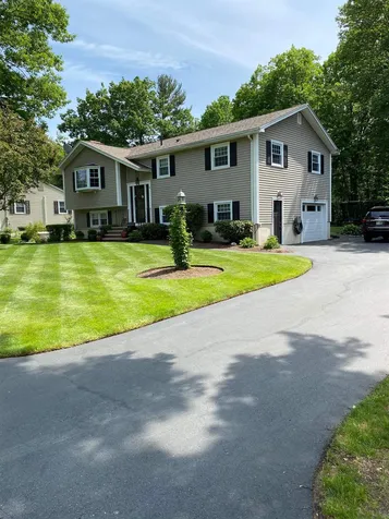 15 Woodbury Street Salem NH 03079