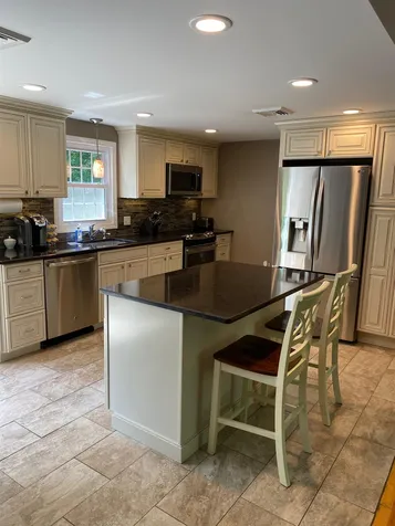 15 Woodbury Street Salem NH 03079