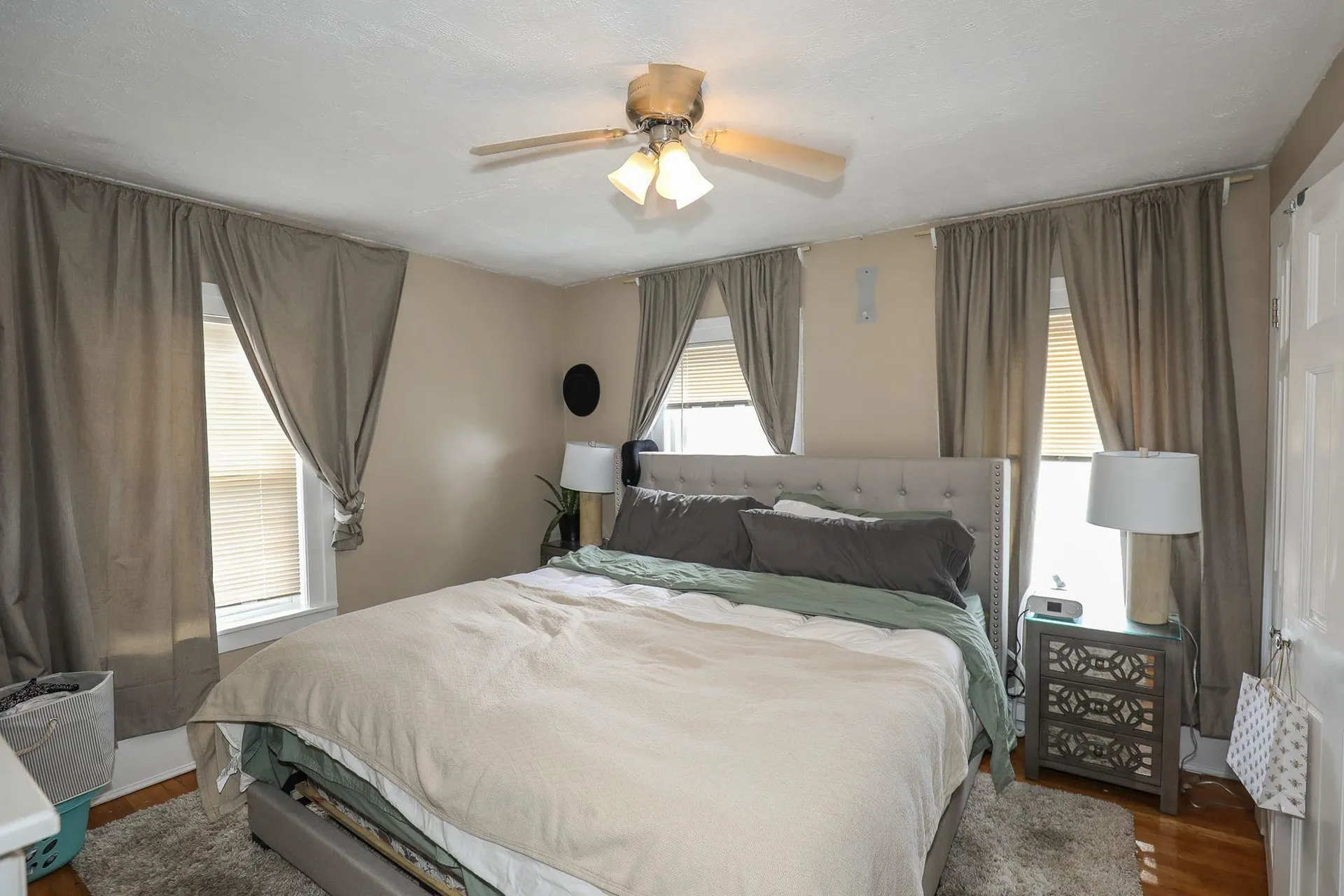 16 Ridge Street Nashua NH 03064