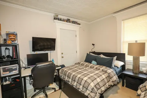 16 Ridge Street Nashua NH 03064