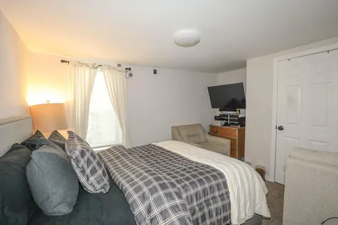 16 Ridge Street Nashua NH 03064