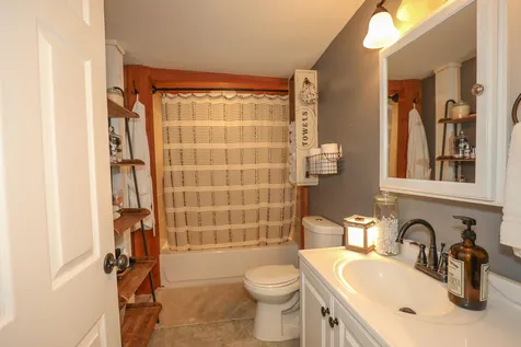 16 Ridge Street Nashua NH 03064