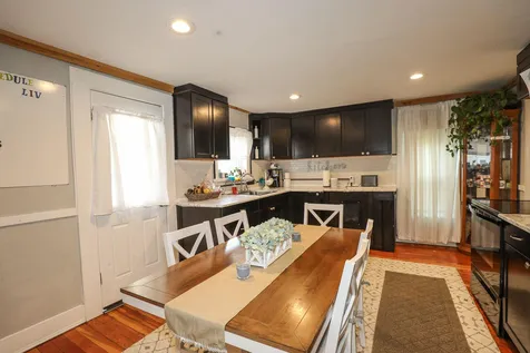 16 Ridge Street Nashua NH 03064