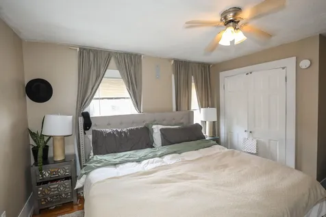 16 Ridge Street Nashua NH 03064