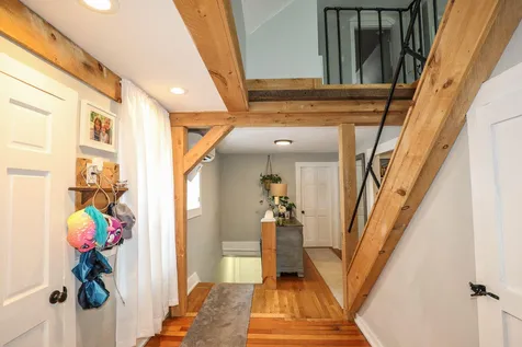 16 Ridge Street Nashua NH 03064
