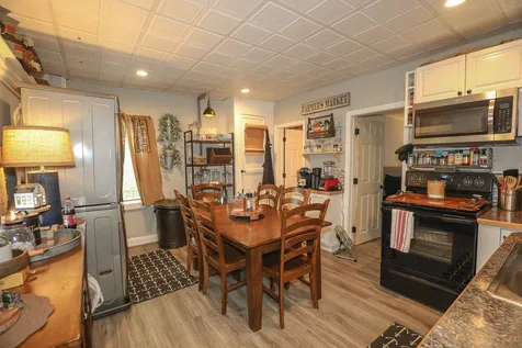 16 Ridge Street Nashua NH 03064