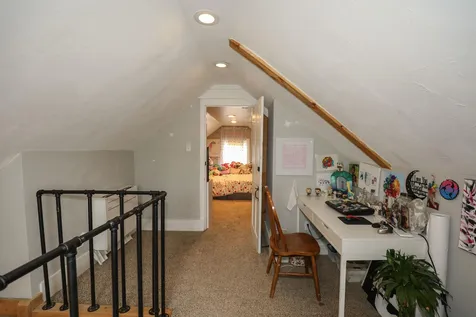16 Ridge Street Nashua NH 03064