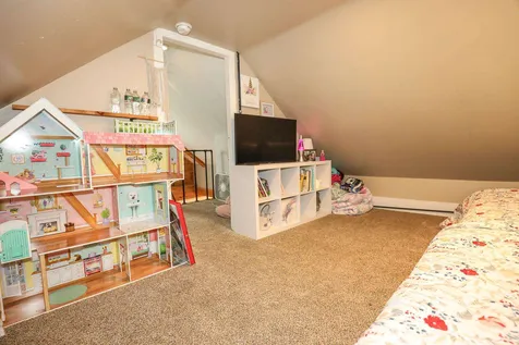 16 Ridge Street Nashua NH 03064