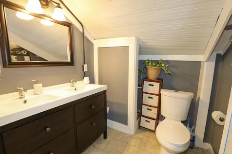 16 Ridge Street Nashua NH 03064