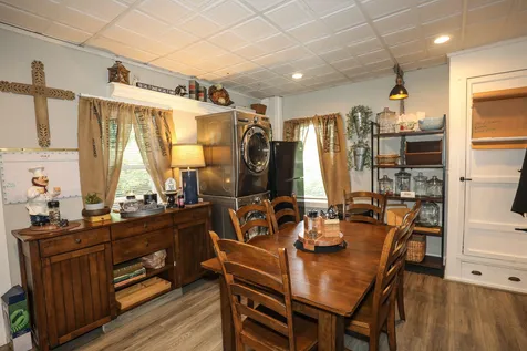 16 Ridge Street Nashua NH 03064