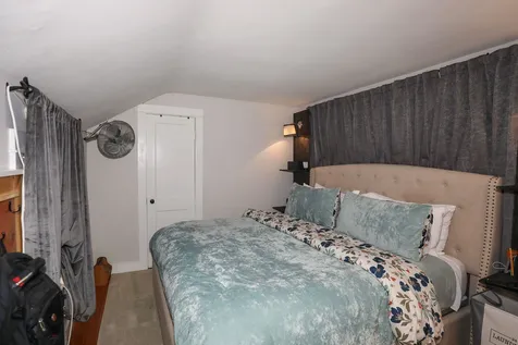 16 Ridge Street Nashua NH 03064