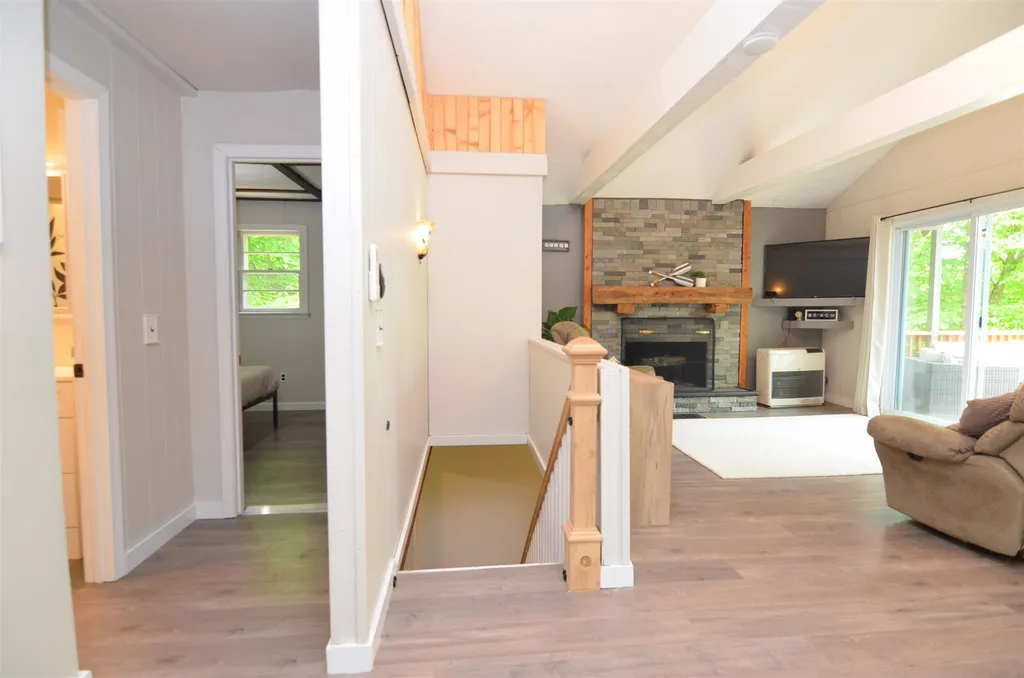 25 Hilltop Drive Newbury NH 03255