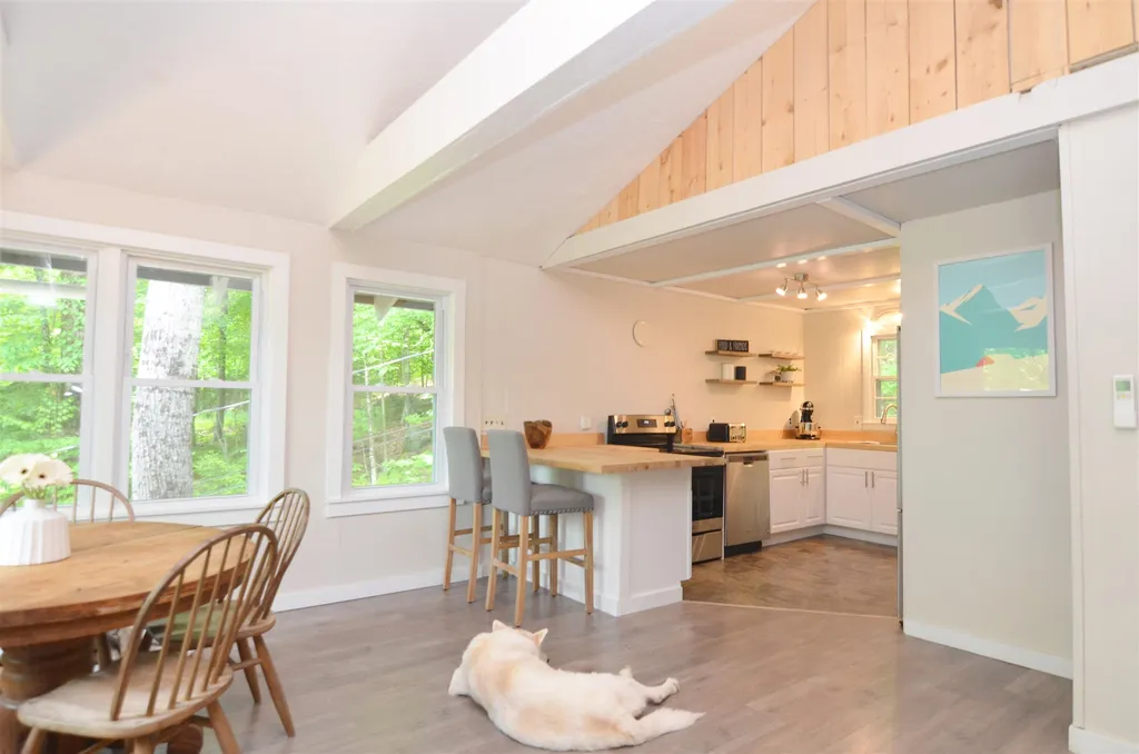 25 Hilltop Drive Newbury NH 03255