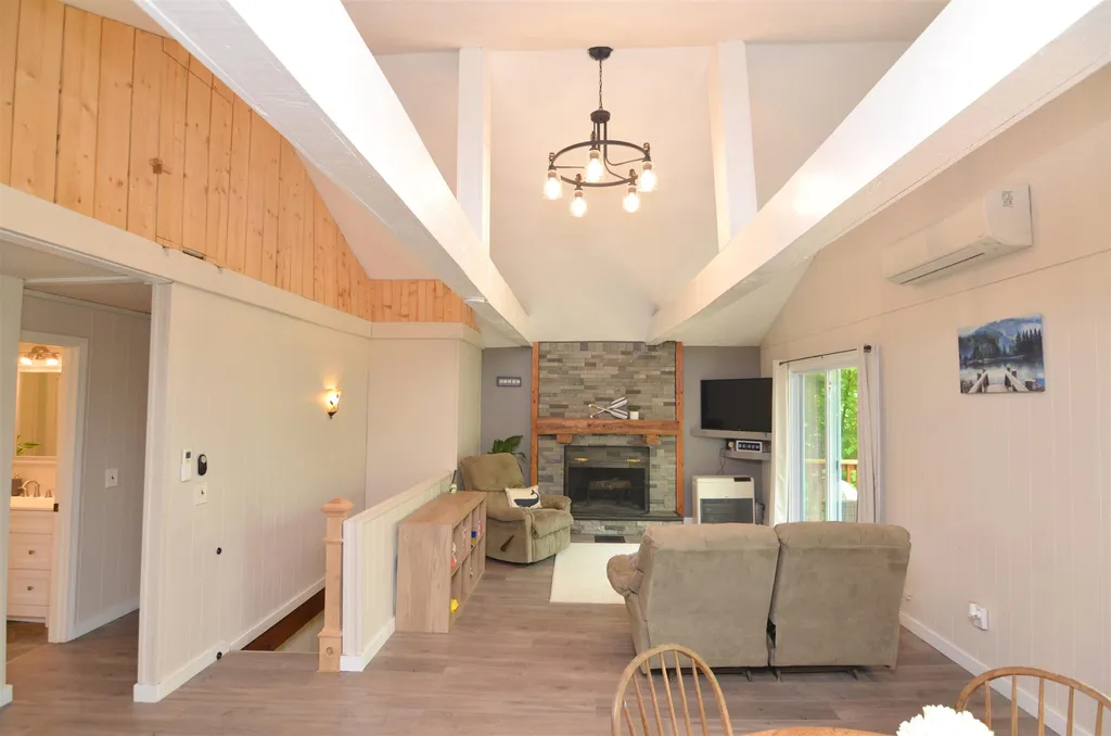 25 Hilltop Drive Newbury NH 03255