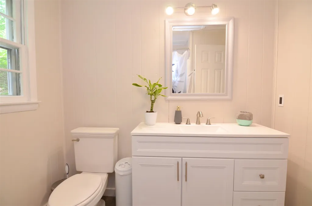 25 Hilltop Drive Newbury NH 03255