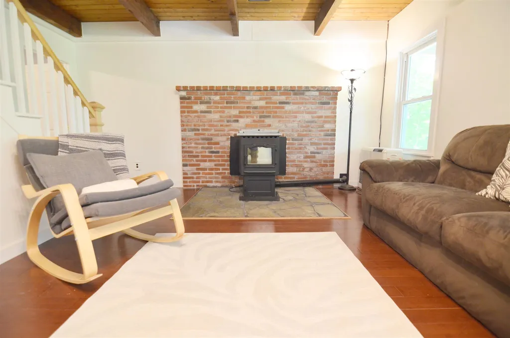 25 Hilltop Drive Newbury NH 03255