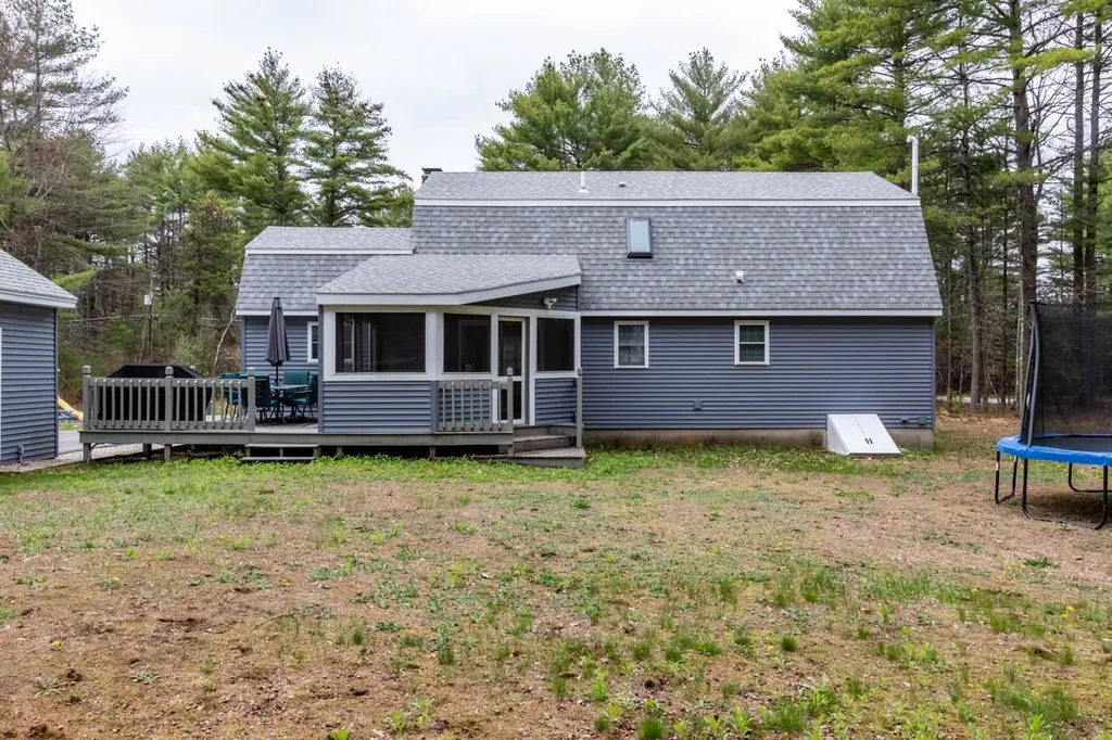 3 Clark Avenue Loudon NH 03307